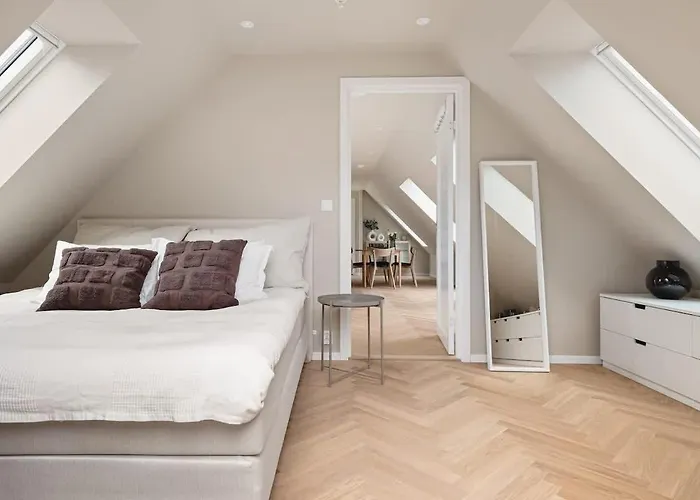 Dinbnb I Mid-city Luxury With Mini Balcony And Smart Tv & Sound System * Bergen