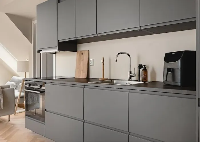 Holiday home Dinbnb I Mid-city Luxury With Mini Balcony And Smart Tv & Sound System Bergen