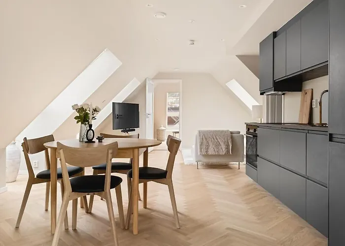 Holiday home Dinbnb I Mid-city Luxury With Mini Balcony And Smart Tv & Sound System Bergen