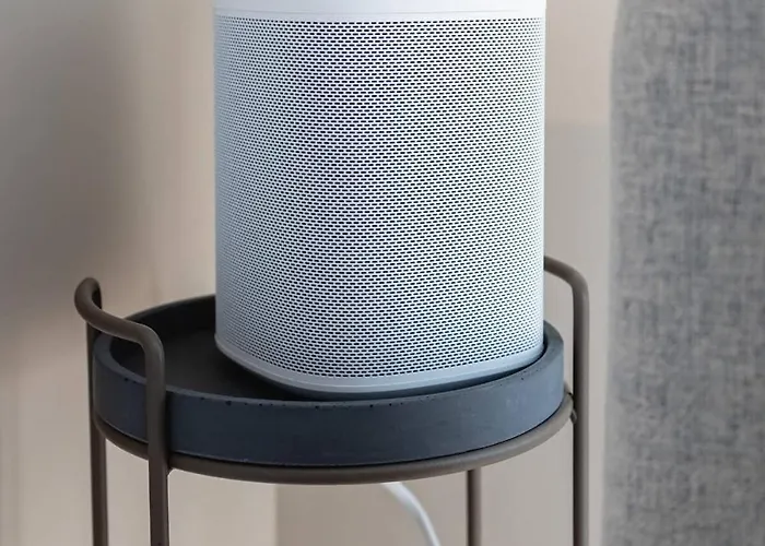 Dinbnb I Mid-city Luxury With Mini Balcony And Smart Tv & Sound System